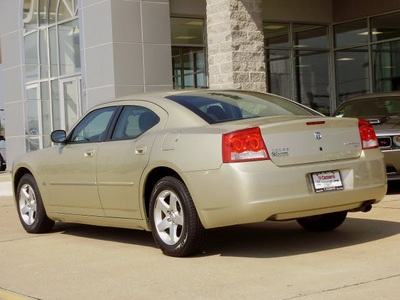 dodge charger 2010 gold sedan sxt gasoline 6 cylinders rear wheel drive automatic 62034