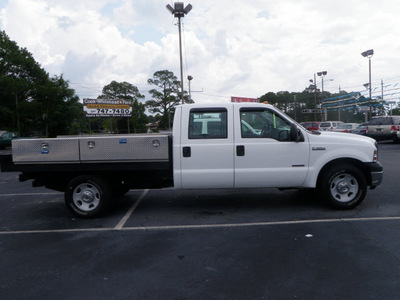ford f 350 2006 white 8 cylinders automatic with overdrive 32401