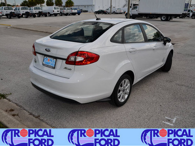 ford fiesta 2011 white sedan sel gasoline 4 cylinders front wheel drive automatic 32837