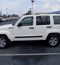 jeep liberty 2009 white suv sport gasoline 6 cylinders 2 wheel drive automatic 32401