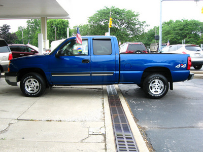chevrolet silverado 1500 2004 blue ls 4x4 s bed gasoline 8 cylinders 4 wheel drive automatic 45840