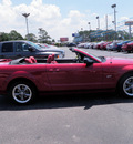 ford mustang 2005 dk  red gt deluxe gasoline 8 cylinders rear wheel drive automatic 32401