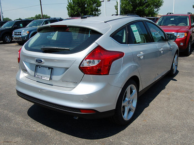 ford focus 2012 silver hatchback titanium gasoline 4 cylinders front wheel drive automatic 46168