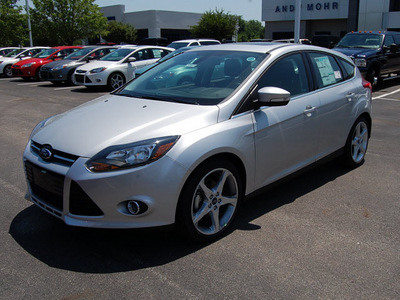 ford focus 2012 silver hatchback titanium gasoline 4 cylinders front wheel drive automatic 46168