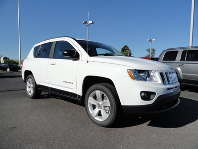 jeep compass 2011 white suv sport gasoline 4 cylinders 2 wheel drive automatic 60915