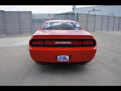 dodge challenger 2010 orange coupe r t gasoline 8 cylinders rear wheel drive automatic 76108