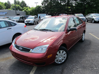 ford focus 2005 red sedan zx4 gasoline 4 cylinders front wheel drive standard 13502