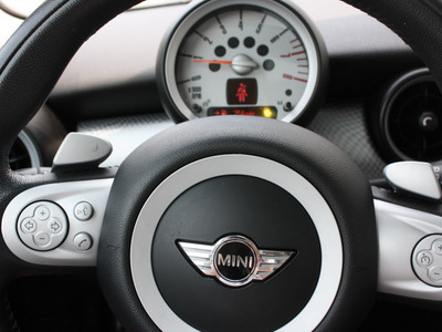 mini cooper 2008 off white hatchback gasoline 4 cylinders front wheel drive automatic 27616