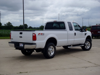 ford f 350 super duty 2010 white xlt fx4 gasoline 10 cylinders 4 wheel drive automatic 62708