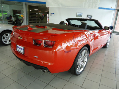 chevrolet camaro convertible 2011 orange ss gasoline 8 cylinders rear wheel drive automatic 60007