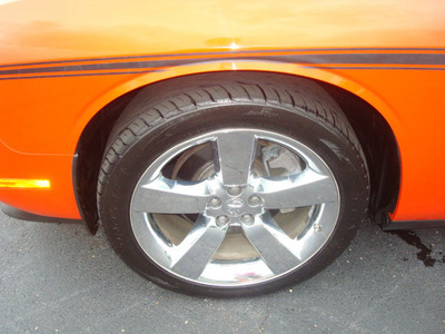 dodge challenger 2009 orange coupe r t classic gasoline 8 cylinders rear wheel drive automatic 45344