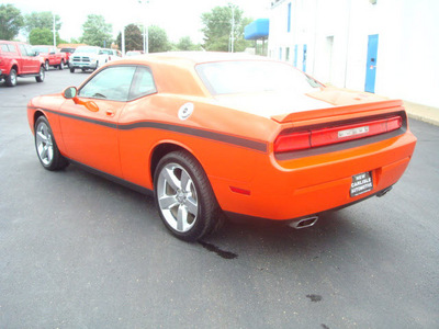 dodge challenger 2009 orange coupe r t classic gasoline 8 cylinders rear wheel drive automatic 45344