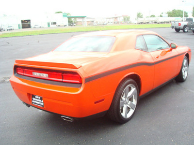 dodge challenger 2009 orange coupe r t classic gasoline 8 cylinders rear wheel drive automatic 45344