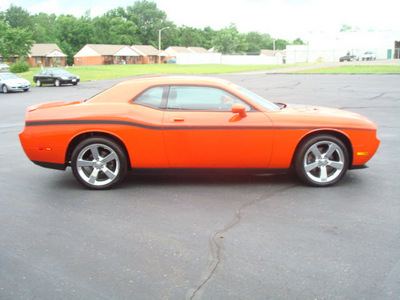 dodge challenger 2009 orange coupe r t classic gasoline 8 cylinders rear wheel drive automatic 45344