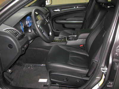 chrysler 300 2011 tungsten sedan limited gasoline 6 cylinders rear wheel drive automatic 44883