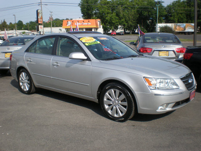 hyundai sonata 2009 silver sedan gasoline 4 cylinders front wheel drive automatic 13502