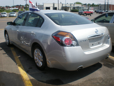 nissan altima 2009 silver sedan gasoline 4 cylinders front wheel drive automatic 13502