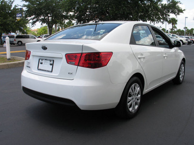 kia forte 2010 white sedan ex gasoline 4 cylinders front wheel drive automatic 33912