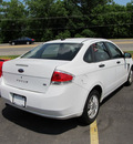 ford focus 2008 white sedan gasoline 4 cylinders front wheel drive automatic with overdrive 13502