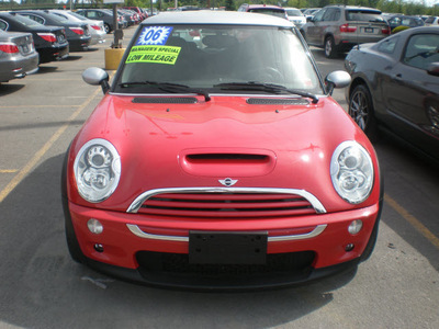 mini cooper 2006 red hatchback s gasoline 4 cylinders front wheel drive automatic 13502