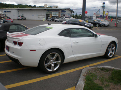 chevrolet camaro 2010 white coupe ss gasoline 8 cylinders rear wheel drive 6 speed manual 13502