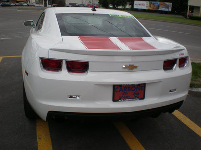 chevrolet camaro 2010 white coupe ss gasoline 8 cylinders rear wheel drive 6 speed manual 13502