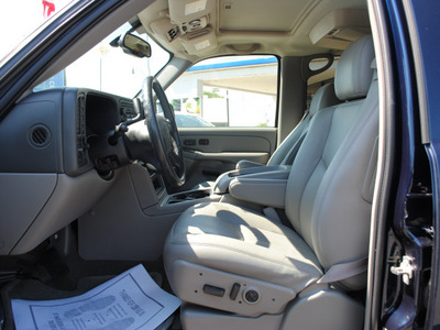 chevrolet suburban 2004 dk  blue suv 1500 lt flex fuel 8 cylinders 4 wheel drive automatic 27591