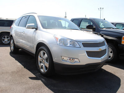 chevrolet traverse 2011 silver ltz gasoline 6 cylinders all whee drive automatic 27591