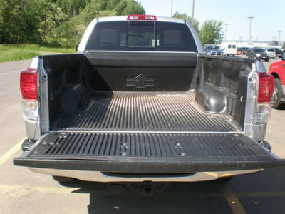 toyota tundra 2010 gray gasoline 8 cylinders 4 wheel drive automatic 13502