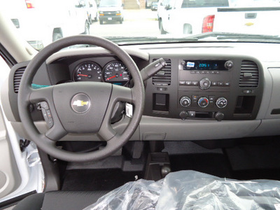 chevrolet silverado 1500 2011 white work truck flex fuel 8 cylinders 4 wheel drive automatic with overdrive 60007