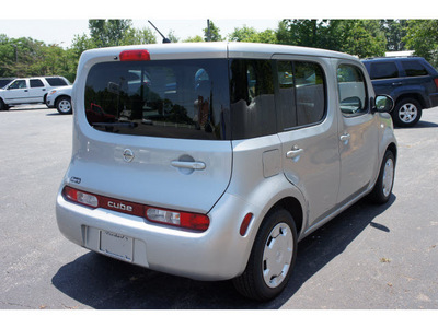 nissan cube 2010 silver suv gasoline 4 cylinders front wheel drive not specified 28677