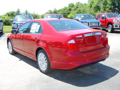 ford fusion hybrid 2011 red sedan hybrid 4 cylinders front wheel drive cont  variable trans  46168