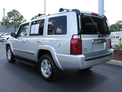 jeep commander 2007 silver suv limited gasoline 8 cylinders rear wheel drive automatic 33912