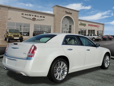 chrysler 300 2011 cream sedan c gasoline 8 cylinders rear wheel drive 5 speed automatic 60915