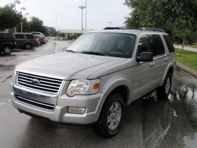 ford explorer 2010 silver suv xlt gasoline 6 cylinders 2 wheel drive automatic 32783