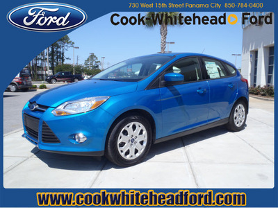 ford focus 2012 blue hatchback se gasoline 4 cylinders front wheel drive automatic 32401