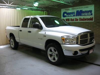 dodge ram 1500 2008 white big horn gasoline 8 cylinders 4 wheel drive automatic with overdrive 44883