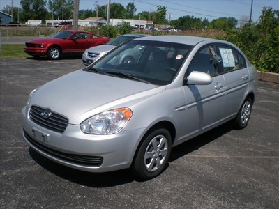 hyundai accent 2009 silver sedan gls gasoline 4 cylinders front wheel drive automatic 13057