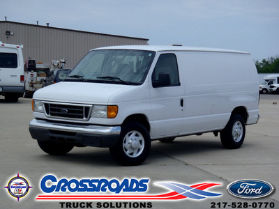 ford econoline cargo 2005 white van gasoline 8 cylinders rear wheel drive automatic 62708