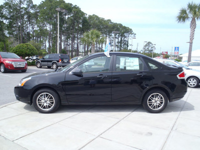 ford focus 2011 black sedan se gasoline 4 cylinders front wheel drive automatic 32401