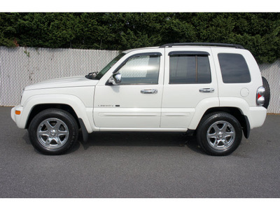 jeep liberty 2003 white suv limited gasoline 6 cylinders rear wheel drive not specified 28677