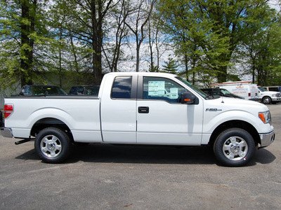 ford f 150 2011 white pickup truck xlt flex fuel 6 cylinders 2 wheel drive 6 speed automatic 46168