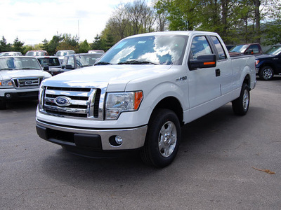 ford f 150 2011 white pickup truck xlt flex fuel 6 cylinders 2 wheel drive 6 speed automatic 46168