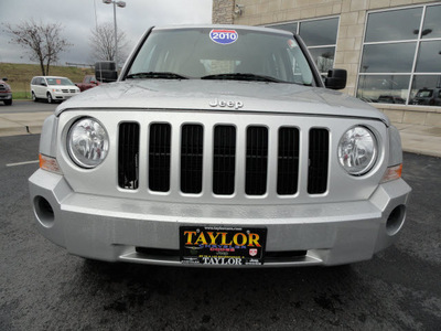 jeep patriot 2010 gray suv sport gasoline 4 cylinders 4 wheel drive automatic 60915