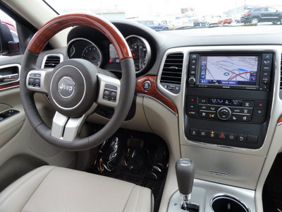 jeep grand cherokee 2011 red suv overland gasoline 8 cylinders 4 wheel drive 5 speed automatic 60915