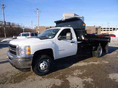chevrolet silverado 3500hd cc 2011 white work truck gasoline 8 cylinders 2 wheel drive 5 speed with overdrive 60007
