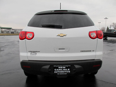 chevrolet traverse 2010 white suv lt gasoline 6 cylinders all whee drive automatic 45344