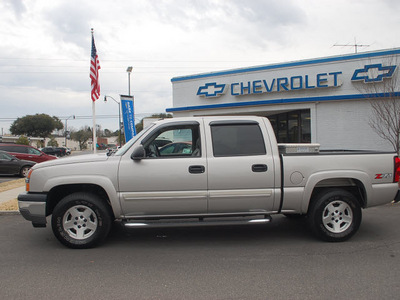 chevrolet silverado 1500 2005 silver gasoline 8 cylinders 4 wheel drive automatic 27591