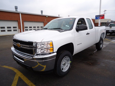 chevrolet silverado 2500hd 2011 white work truck gasoline 8 cylinders 4 wheel drive 5 speed with overdrive 60007