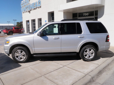 ford explorer 2010 silver suv xlt gasoline 6 cylinders 2 wheel drive automatic 32401